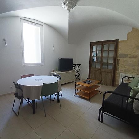 Dans Maison De Maitre, Appartement Independant. Montfrin Kültér fotó