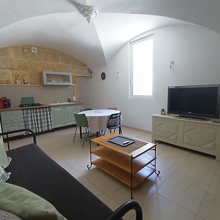 Dans Maison De Maitre, Appartement Independant. Montfrin Kültér fotó