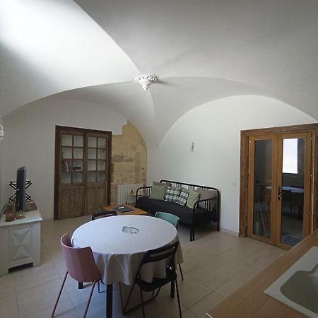 Dans Maison De Maitre, Appartement Independant. Montfrin Kültér fotó