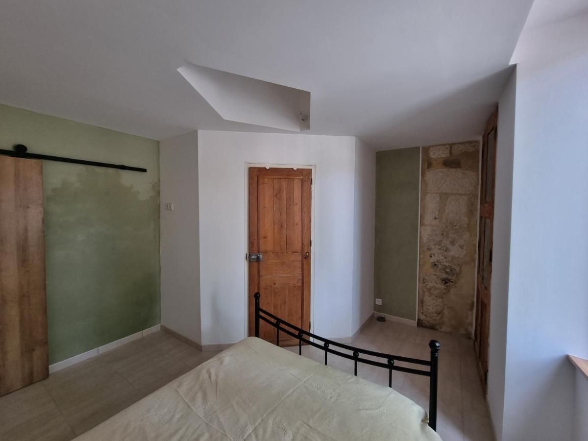 Dans Maison De Maitre, Appartement Independant. Montfrin Kültér fotó