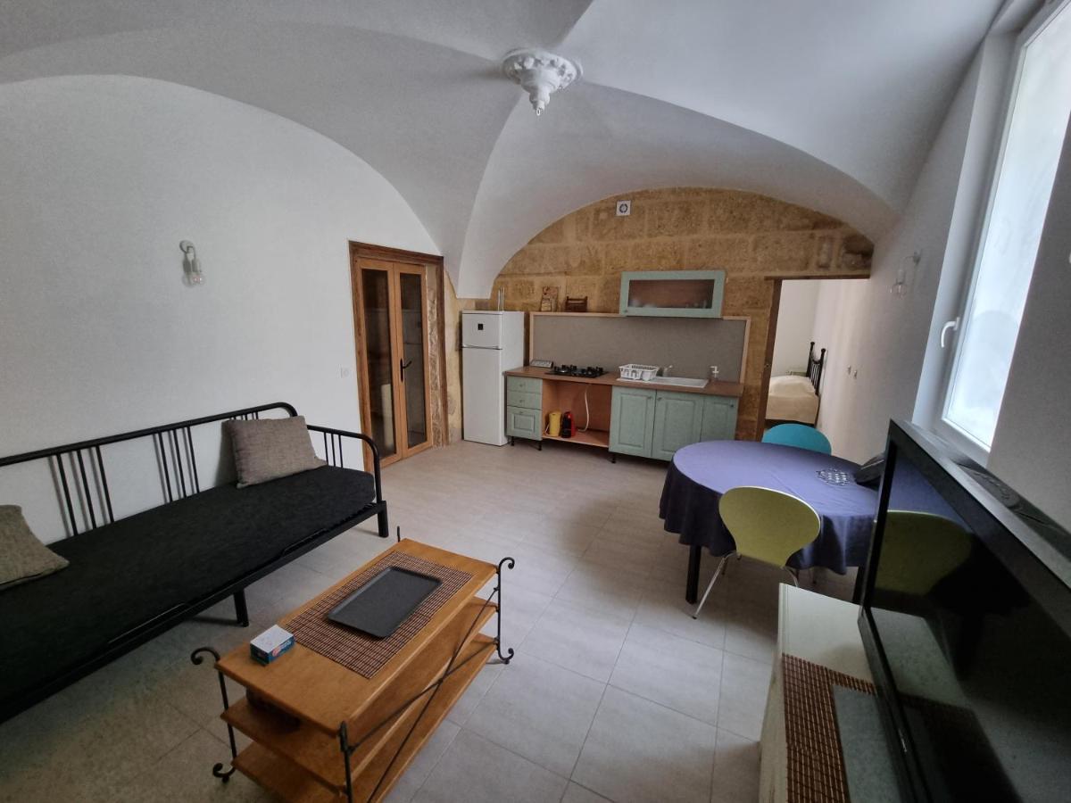 Dans Maison De Maitre, Appartement Independant. Montfrin Kültér fotó