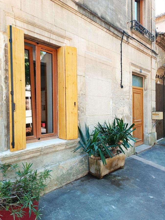 Dans Maison De Maitre, Appartement Independant. Montfrin Kültér fotó