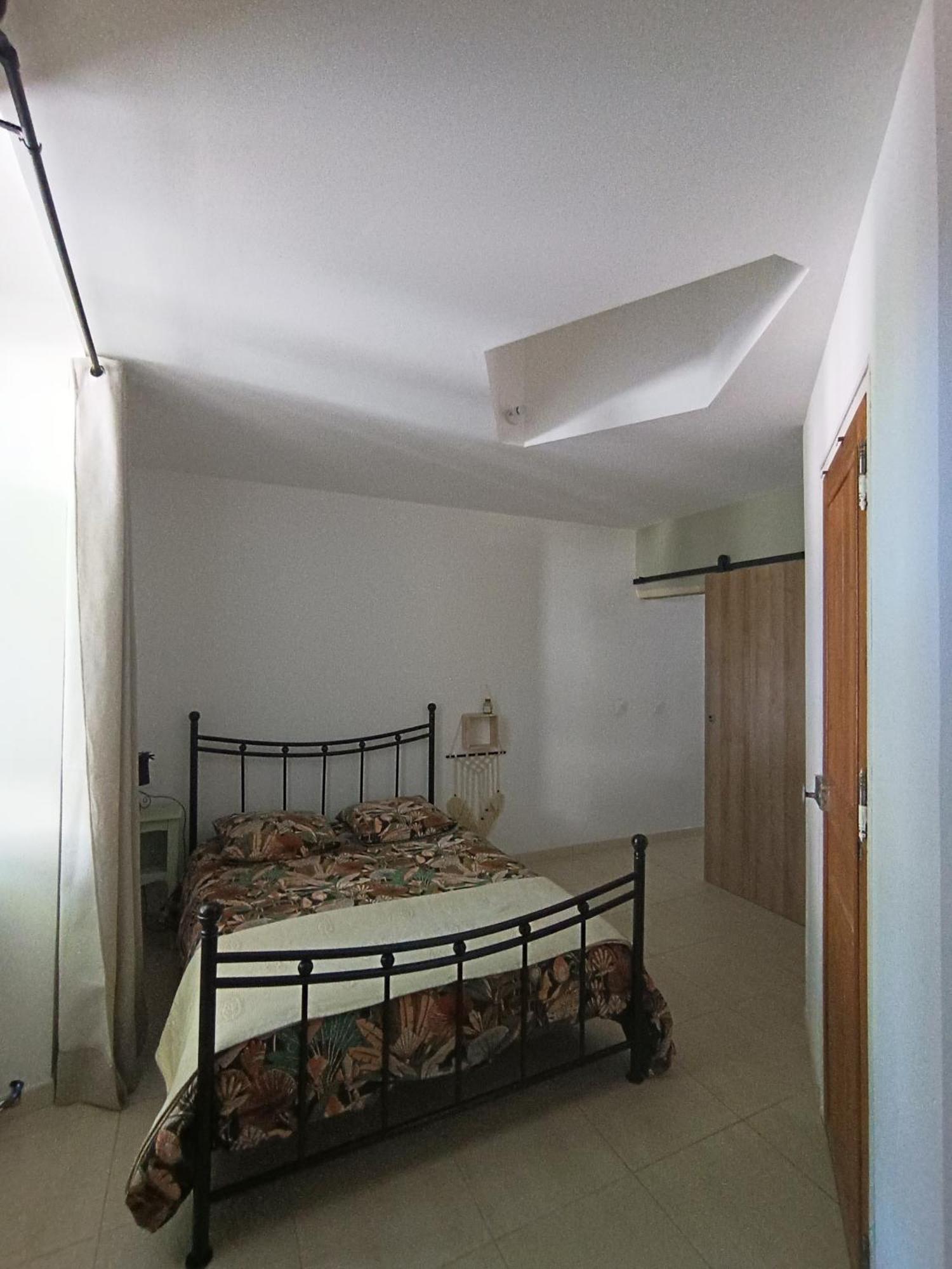 Dans Maison De Maitre, Appartement Independant. Montfrin Kültér fotó