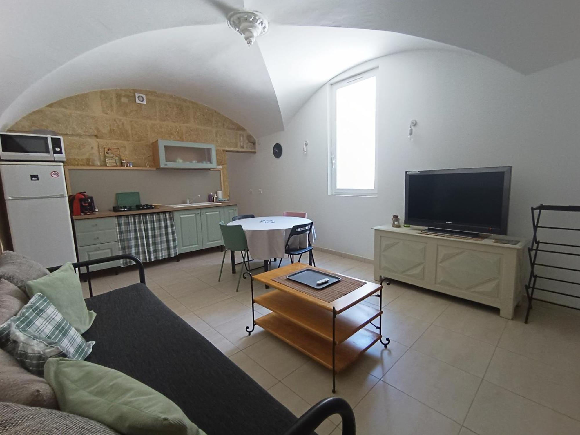 Dans Maison De Maitre, Appartement Independant. Montfrin Kültér fotó